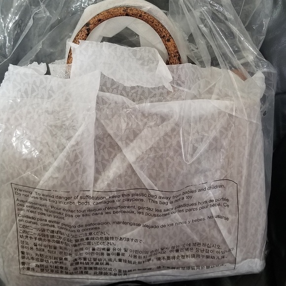 Michael Kors ROLLINS LG LEATHER SATCHEL in Acorn - Picture 5 of 5